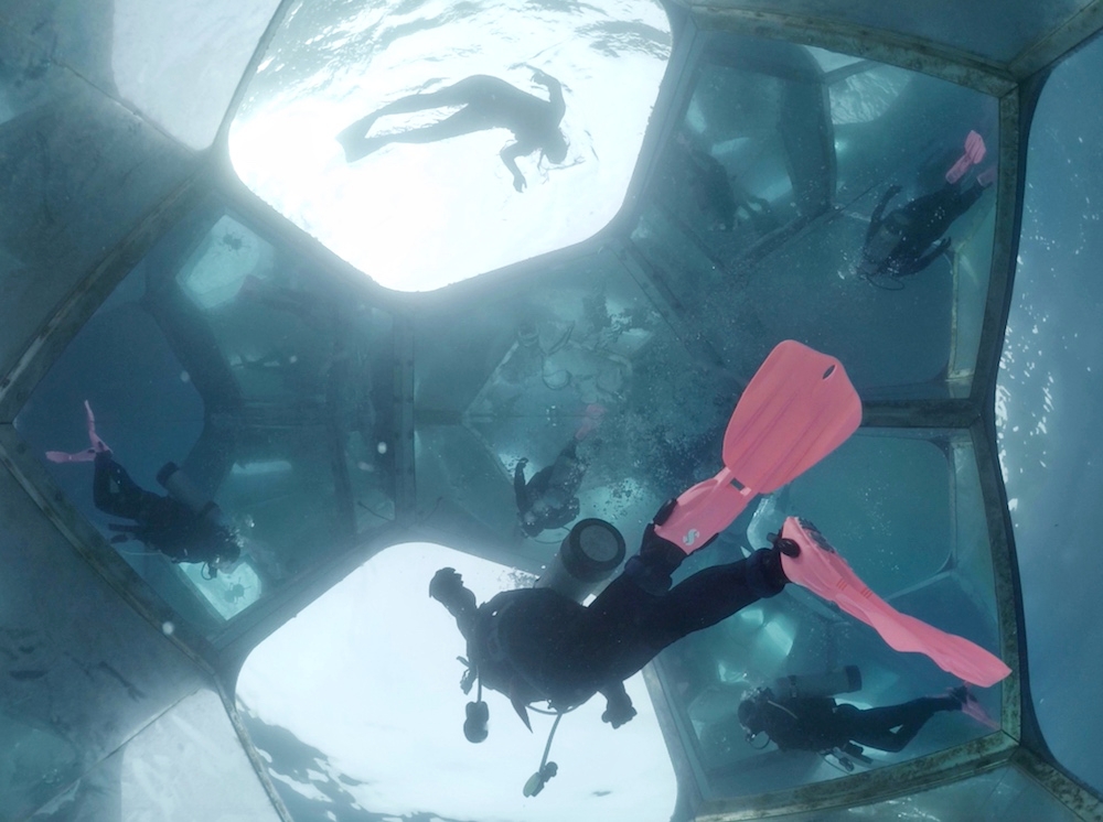 Dive Doug Aitken’s ‘Underwater Pavilions’ in 360 Degrees!